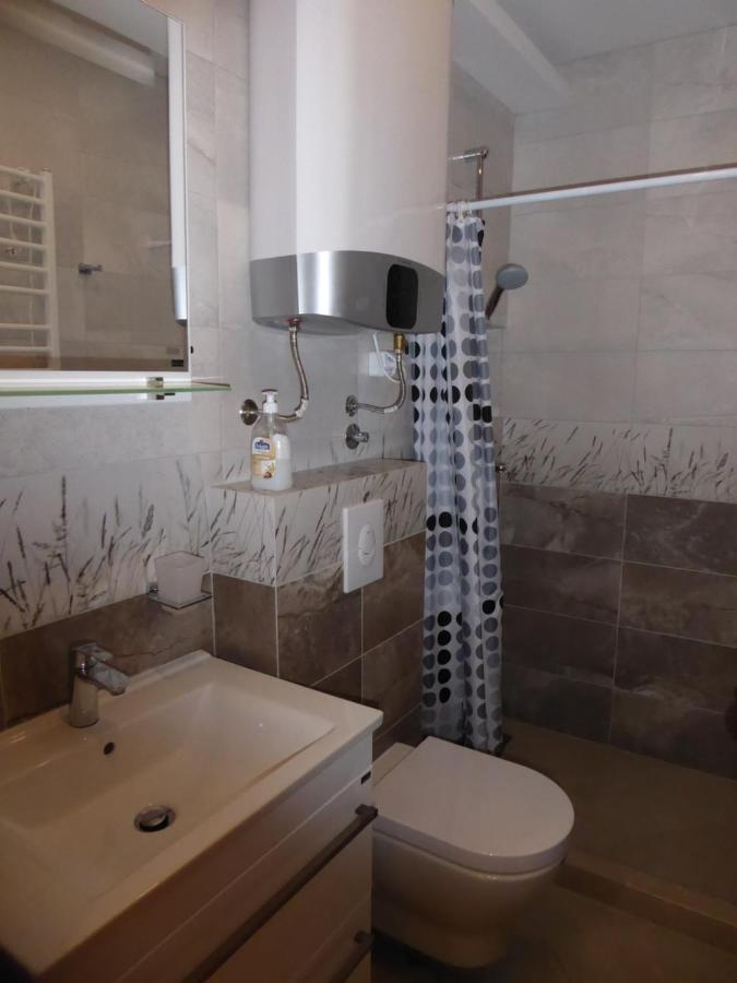 Apartaments Charlie Chaplin Kotor Bagian luar foto