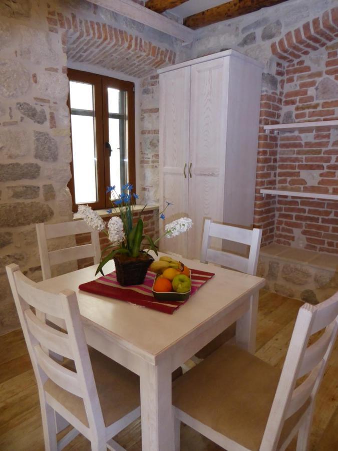 Apartaments Charlie Chaplin Kotor Bagian luar foto